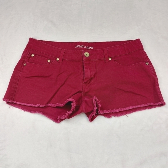 REFUGE WOMEN'S MAROON DISTRESSED JEAN SHORTS SIZE 10. - Picture 1 of 8